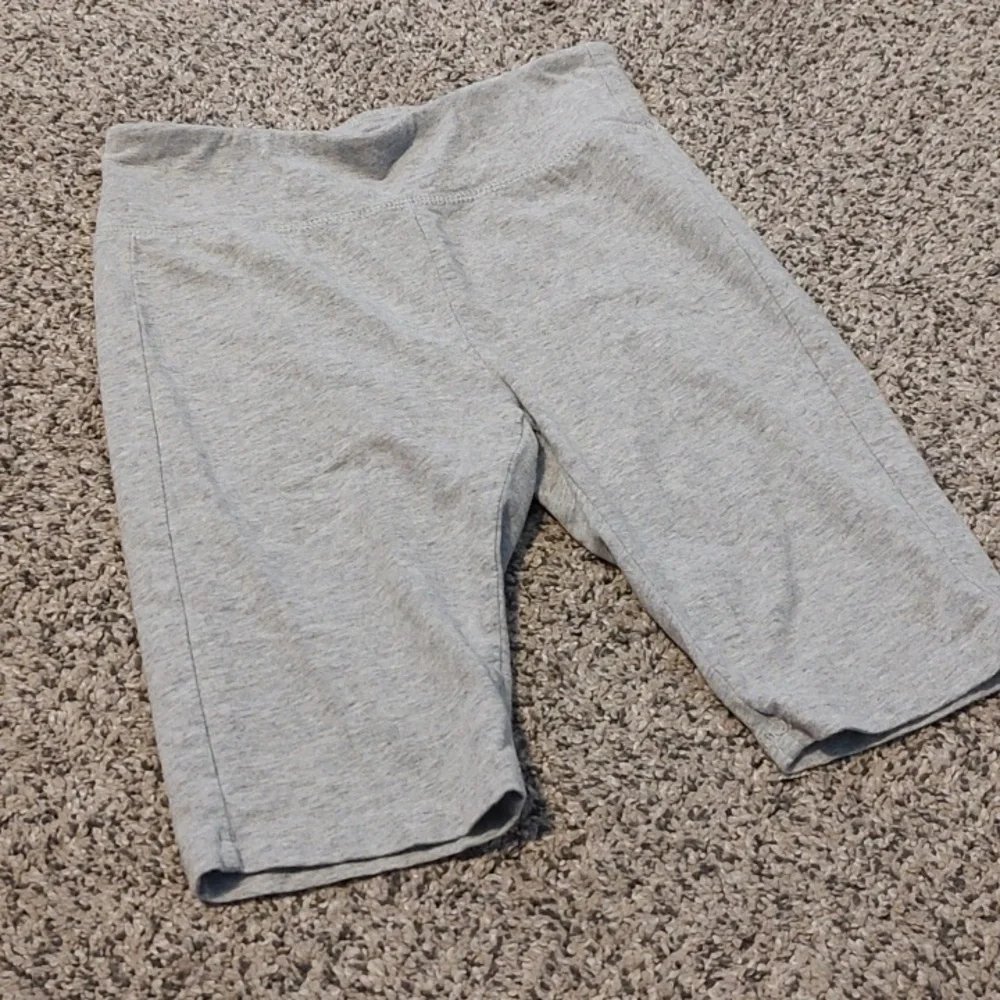 GUESS girl's Gray Shorts